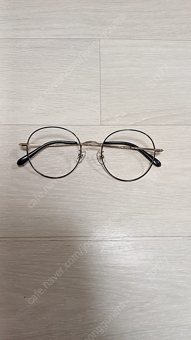 안경 싸게 팔아요~~