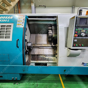 2002년식 두산공작기계(대우) CNC선반 S390L 10인치 유압척 상태 최상 저렴하게 드립니다~ 이미지