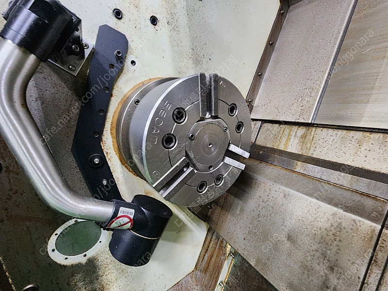 2002년식 두산공작기계(대우) CNC선반 S390L 10인치 유압척 상태 최상 저렴하게 드립니다~ 이미지