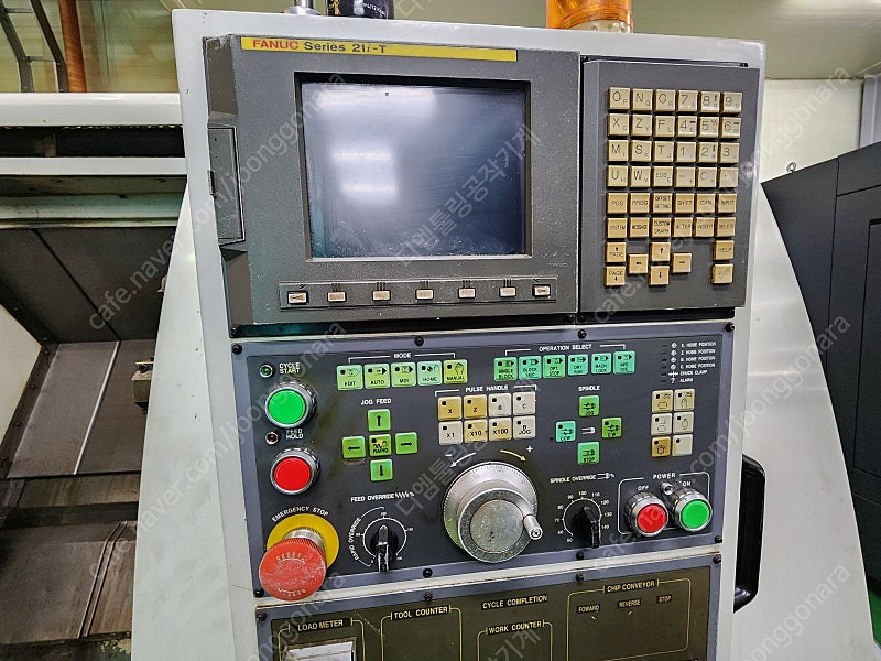 2002년식 두산공작기계(대우) CNC선반 S390L 10인치 유압척 상태 최상 저렴하게 드립니다~ 이미지