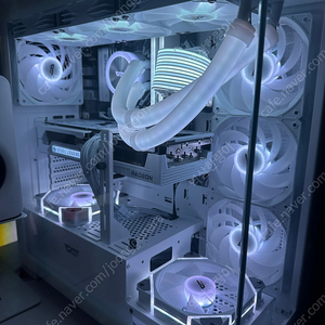 9700x/9070xt 올화이트 고사양 PC 팝니다