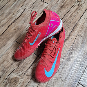 나이키 베이퍼16프로TF,베이퍼15프로TF,미즈노살라제팬TF 두가지 판매