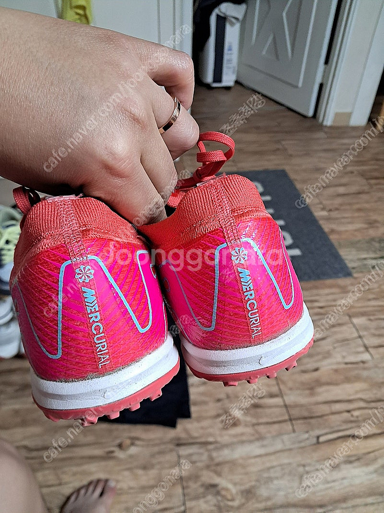 나이키 베이퍼16프로TF,베이퍼15프로TF,미즈노살라제팬TF 두가지 판매--2