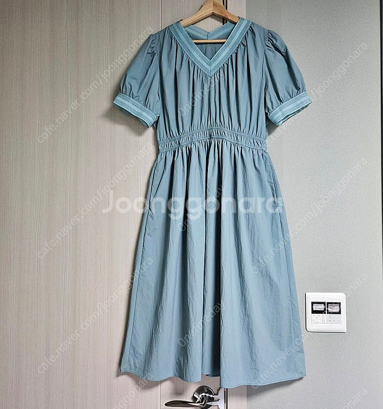 [새제품] 민트 브이넥 퍼프소매 바스락 롱원피스--0