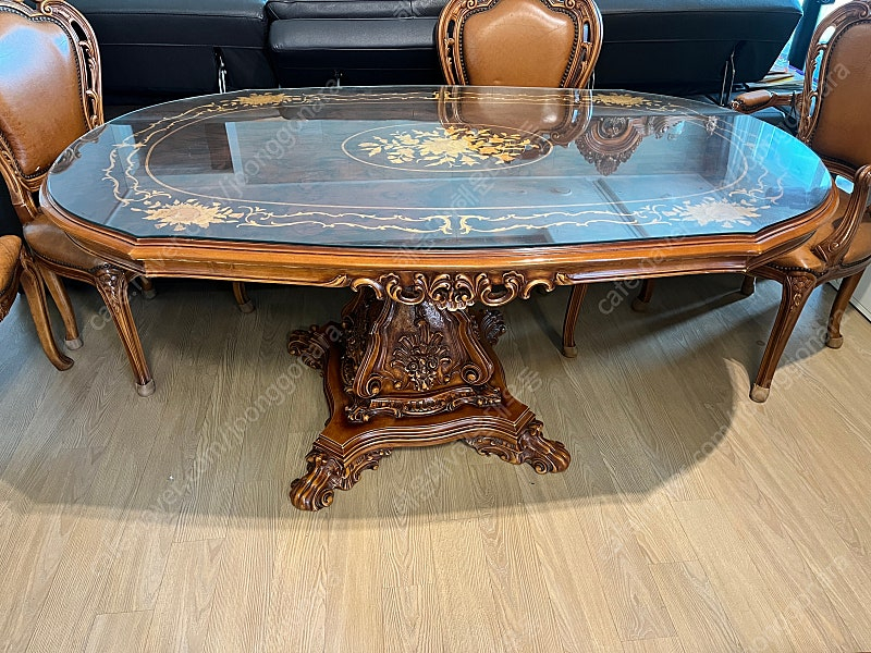 [해운대 우동] 고급 엔틱 장식장+식탁 세트 일괄 이미지