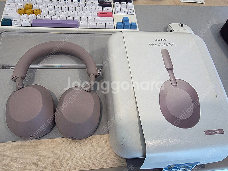 소니 wh1000xm5 헤드폰 스모키 핑크 판매합니다....--0