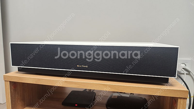 4k 초단초점 레이저 빔프로젝터 팝니다.--2