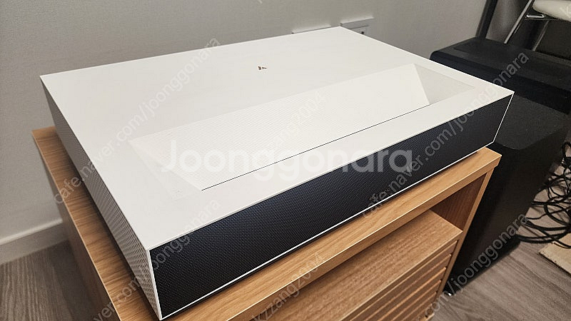 4k 초단초점 레이저 빔프로젝터 팝니다.--0