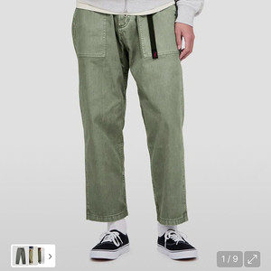 그라미치 루즈테이퍼드 팬츠 Khaki Grey L 사이즈 판매합니다