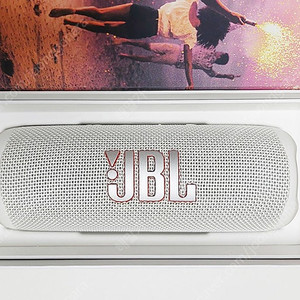JBL FLIP 6 화이트 풀박스 팝니다.