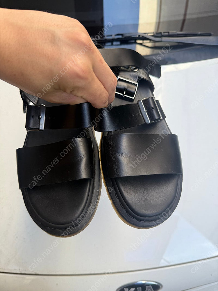 닥터마틴 검정색 샌들 남자신발--1