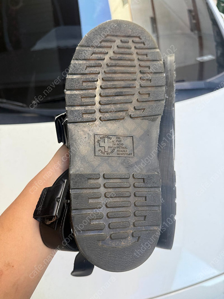 닥터마틴 검정색 샌들 남자신발--2