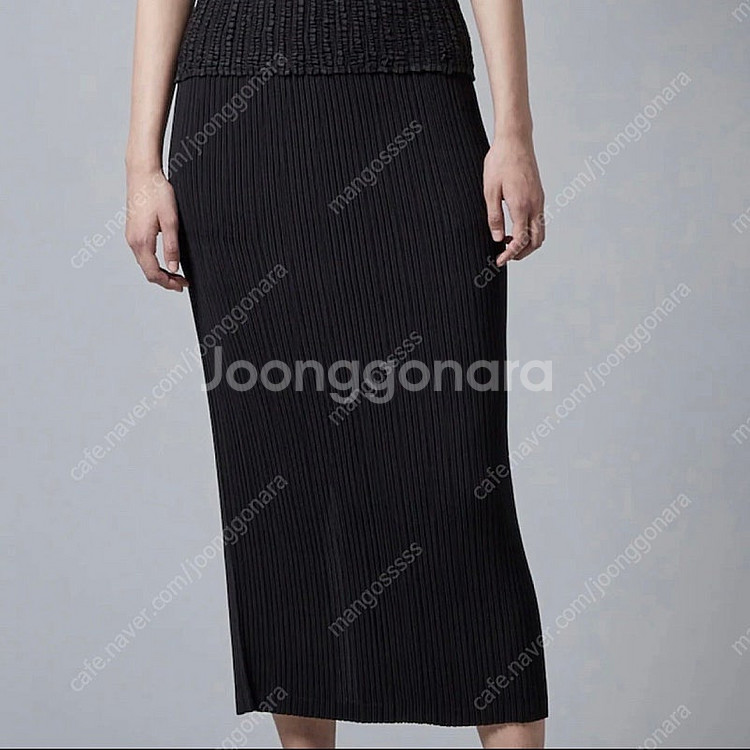[새상품] 이세이미야케 해칭 스커트 블랙 2 사이즈--0