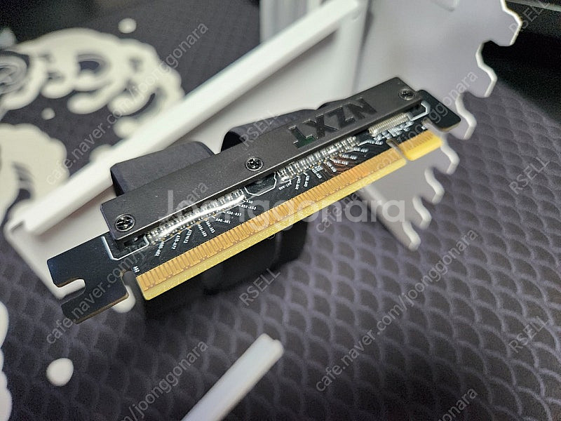 NZXT Vertical GPU Mounting Kit...--3