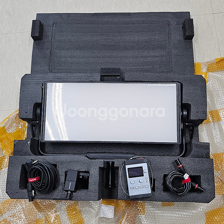 어퓨쳐 APUTURE NOVA P600C NO CASE--0