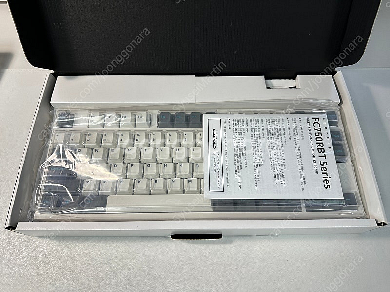 레오폴드 FC750RBT 화이트그레이 리니어 적축 기계...--4
