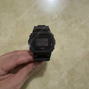 지샥 주우재 시계 GM-5600UB-1DR 팝니다.