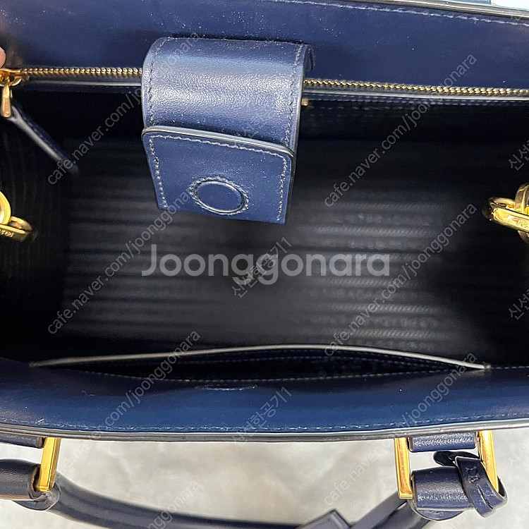 프라다 사피아노 가죽 토트 여성 숄더백 네이비 급처분--6