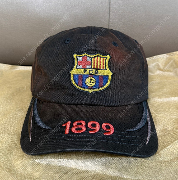 트래비스 스캇 x 바르셀로나 캑터스잭 디스트레스드 1899 볼캡 이미지
