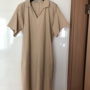 더아이잗 바스락 셔츠 오픈카라 베이지 원피스 결혼식 하객룩 출근룩 올드머니룩 타임마인스탈 59000원