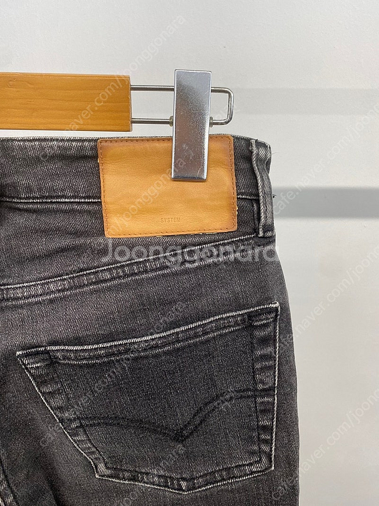 여성용 시스템 system 밑단 투톤 컷팅 진 흑청바지 그레이데님--4