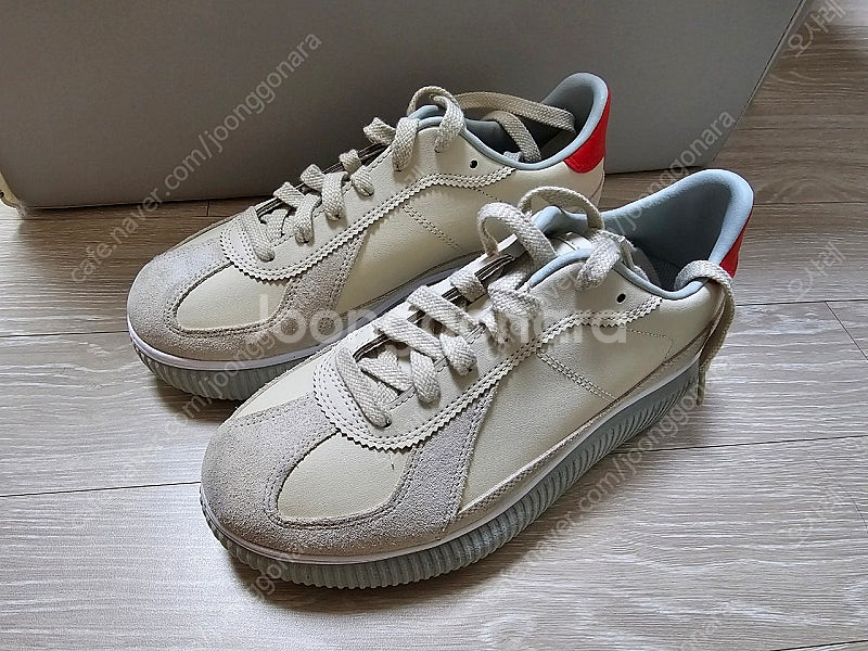 오니츠카타이거 델리시티 바닐라 파이어레드 색상  245사이즈 새제품 --5