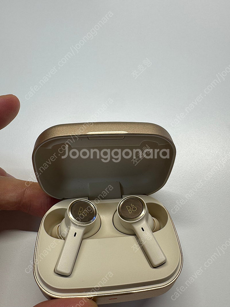 뱅앤올룹슨 Beoplay EX 골드 풀박스--2