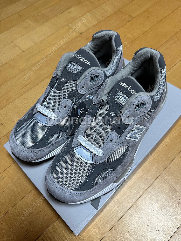 뉴발란스 992 그레이 255 새상품--1