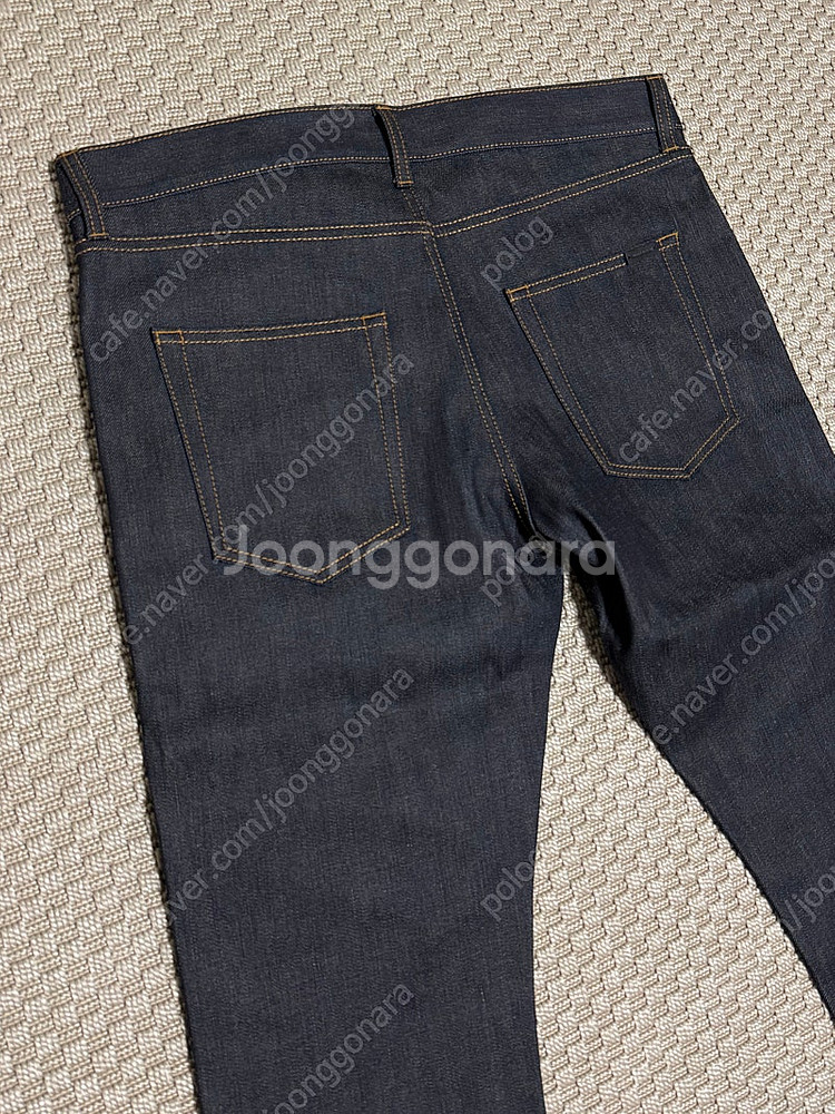 (31) 생로랑 슬림핏 생지 데님 팬츠--5