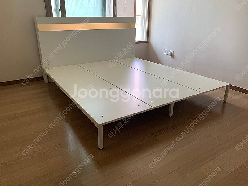 LED조명&USB 2구충전 화이트 침대 프레임 라지킹사...--2