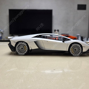 1:18 오토아트 아벤타도르 50주년