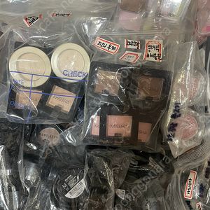 에뛰드 아리따움 모노아이즈 썸하우 클래식레시피 러버블데이 미개봉