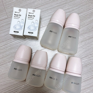 모윰 프리미엄 실리콘 젖병 160ml , 240ml 젖꼭지 새제품 전부 일괄 (거의 새제품급)