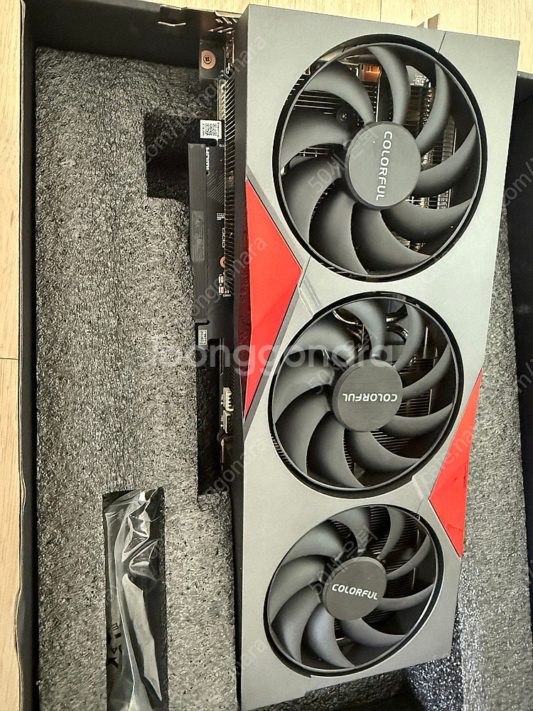 컬러풀 4070ti super ex 토마호크 86만--0