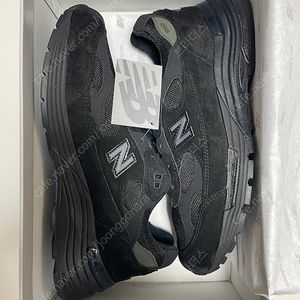 뉴발란스 992 트리플블랙 260 새재품 팝니다.
