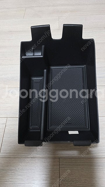 BMW X7 센터콘솔 정리 트레이 팝니다.--0