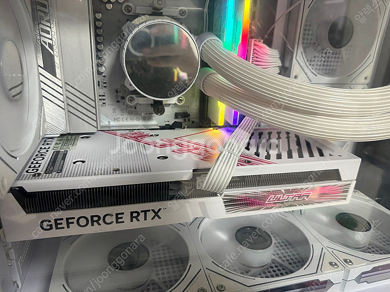 (새제품급) 컬러풀 RTX4070 SUPER WHITE...--0