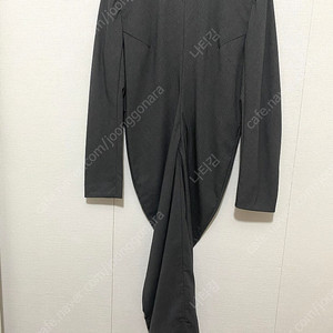 G보티첼리 모직 셔링 원피스