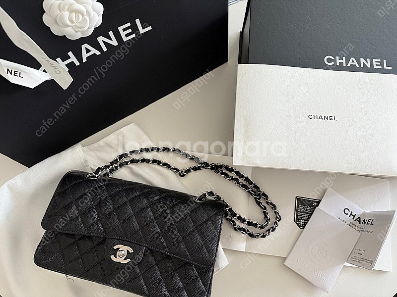 샤넬 클래식 미듐 블랙 캐비어 은장 (롯데 본점 구입)--0