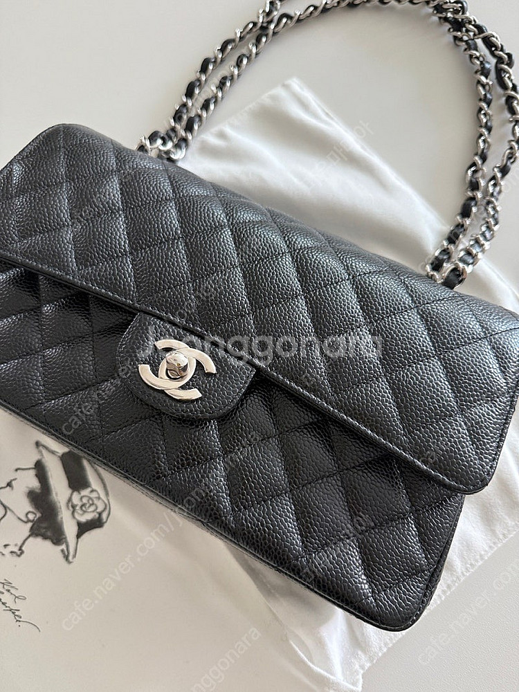 샤넬 클래식 미듐 블랙 캐비어 은장 (롯데 본점 구입)--2