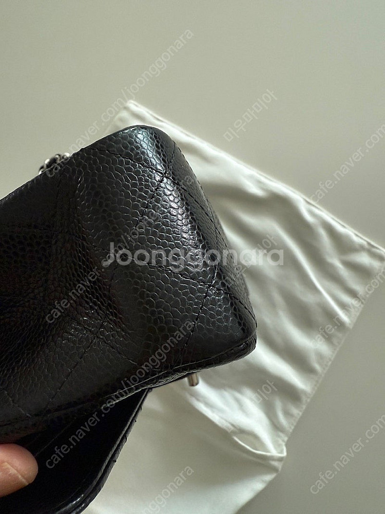 샤넬 클래식 미듐 블랙 캐비어 은장 (롯데 본점 구입)--5