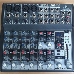베링거 XENYX 1202FX 믹서