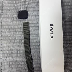 애플워치6 티타늄 44mm 스페이스블랙 팝니다.