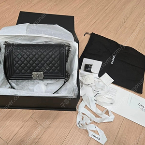 압구정갤러아 영수증 있음 보이샤넬.빈티지은장.미듐 캐비어