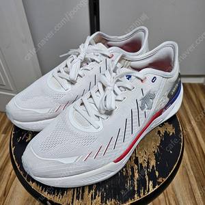 데상트 러닝화 에너자이트 제트 플러스 270