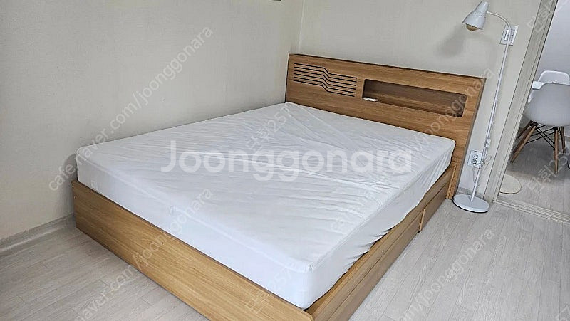 LED 조명 원목 퀸침대, 화이트 프레임 싱글침대--0
