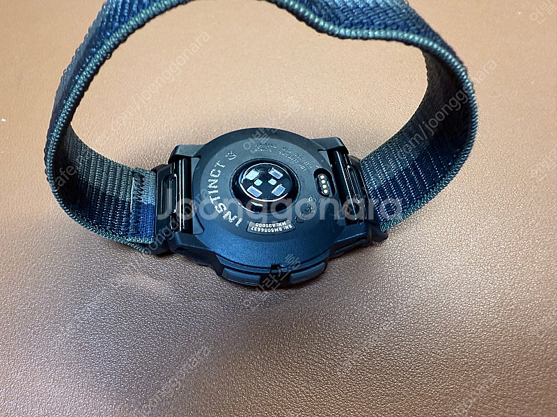 가민 인스팅트3 아몰레드 50mm 블랙차콜--4