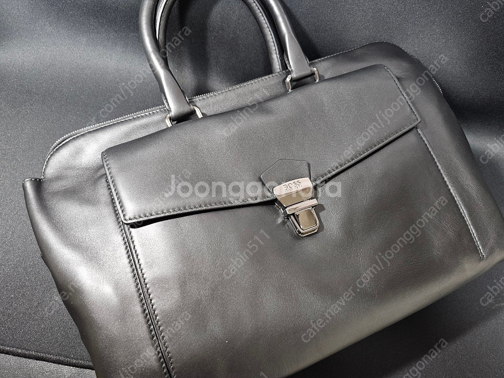 (가격인하)휴고보스 정품 남성용 서류가방 새상품 팝니다...--4