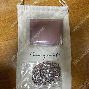 봉긋 페블체인지갑 페일칭크