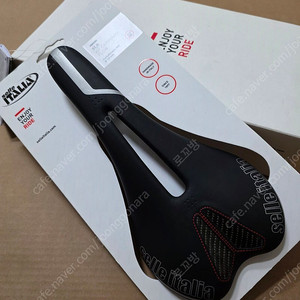 셀레 이탈리아 SLR KIT CARBONIO FLOW S 안장 판매합니다.